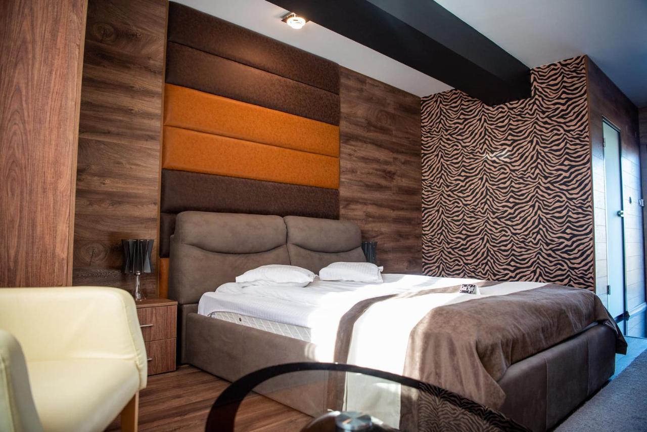 Hotel Acktion Deluxe Szumen Zewnętrze zdjęcie